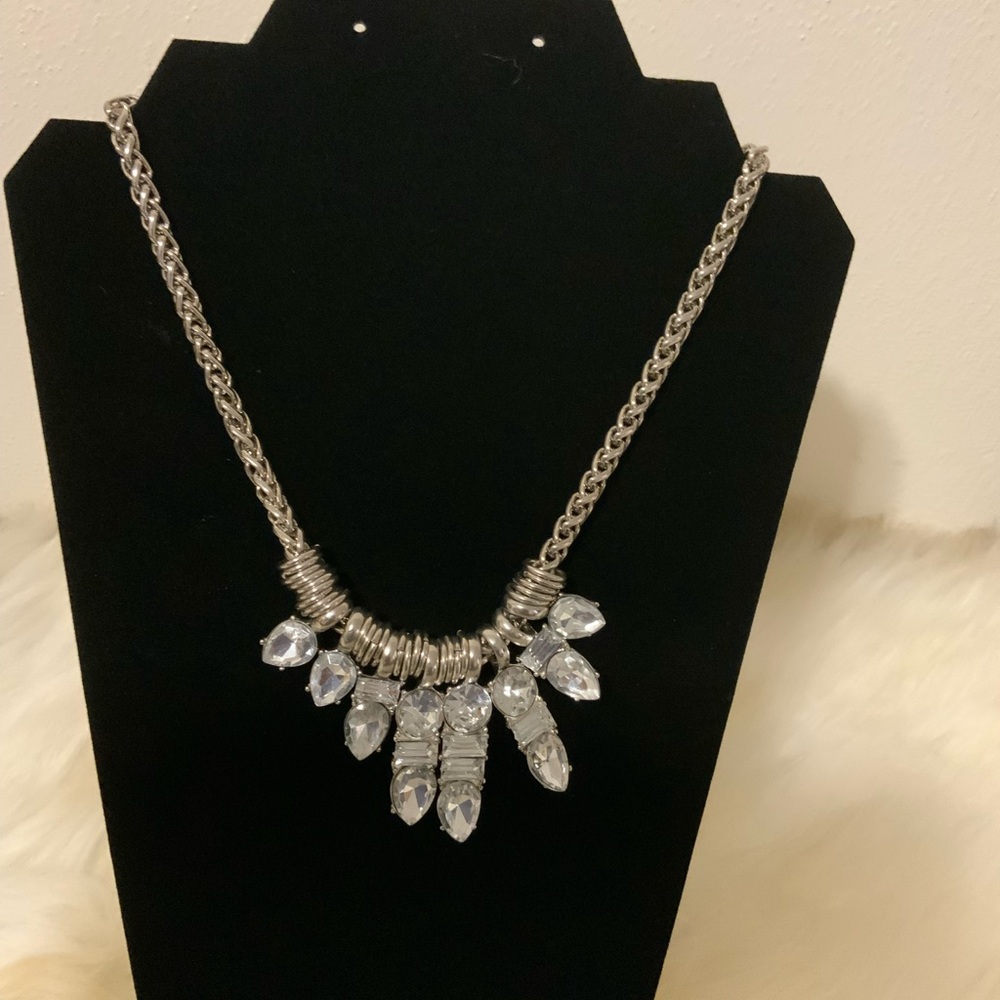 Elegant Silver Necklace with Crystal Accents